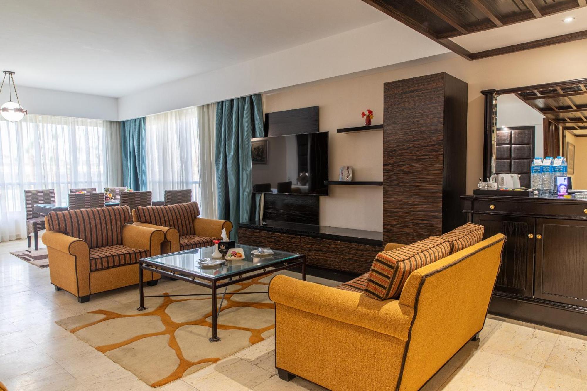 Deluxe Family Suite